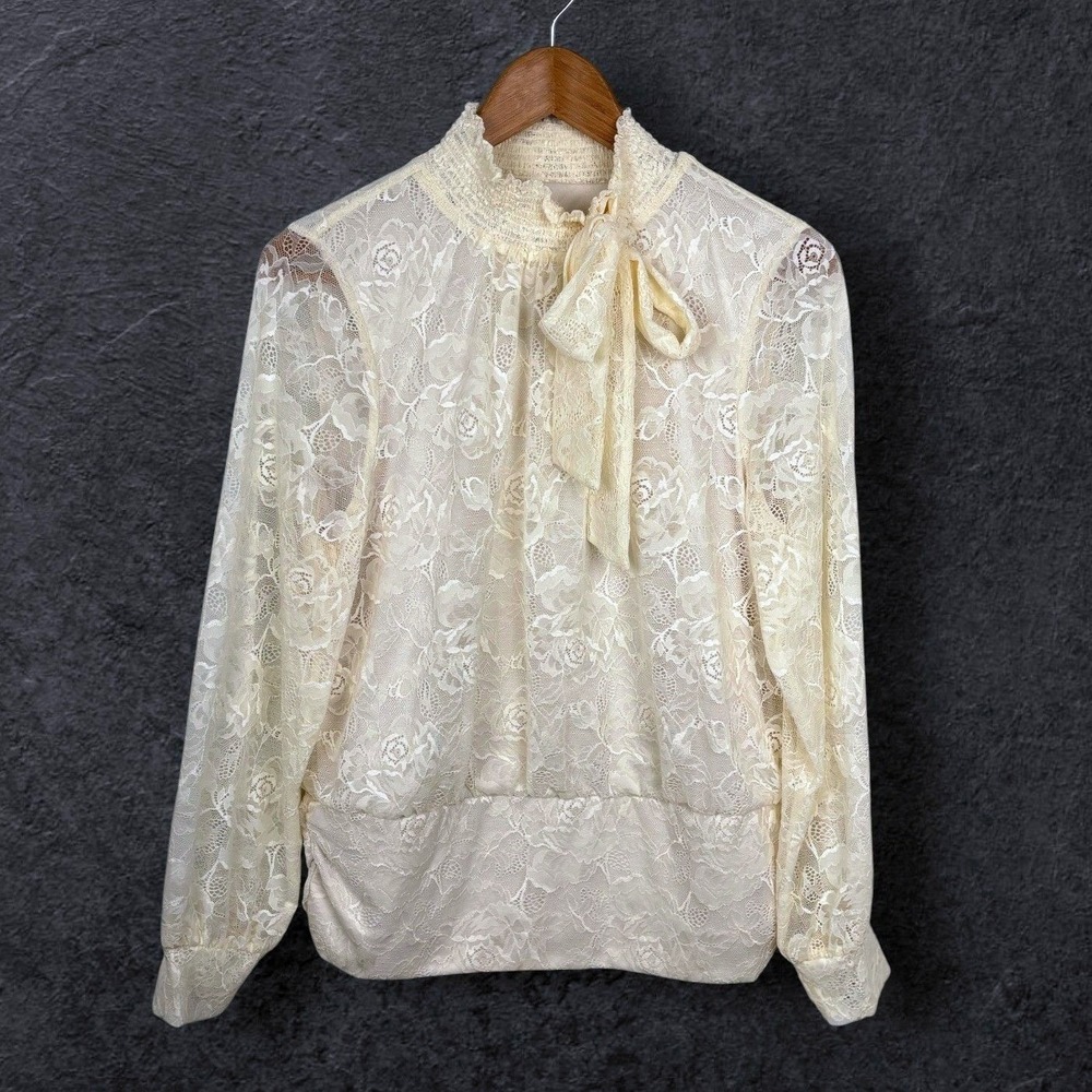 Chicos Cream Lace Tie Neck Blouse Top Womens M Victorian Band Hem Regency Career